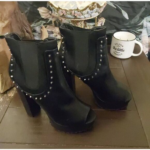 NEW~Fashion Nova Black Tough Love Stud Detail Peep Toe Ankle Booties Heels Sz 9M - Picture 2 of 8